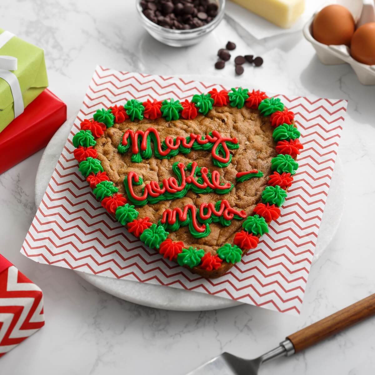 Merry Cookie-Mas custom heart-shaped cookie cakes