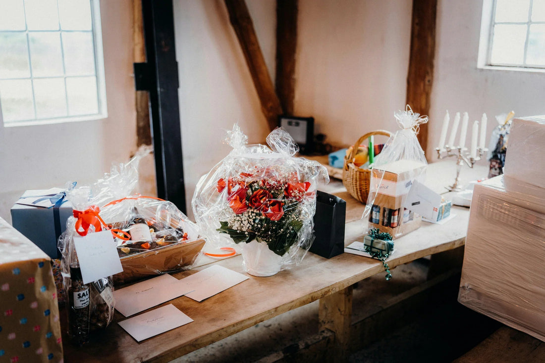 10 Creative Ideas for Gift Card Giving