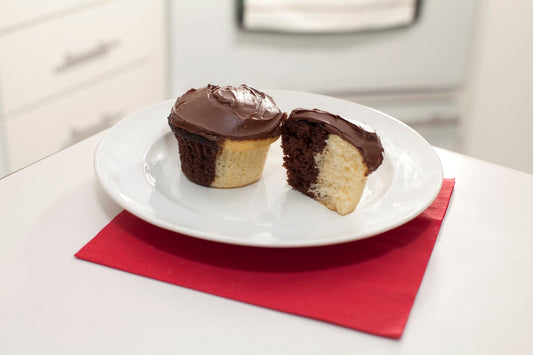 Chocolate and vanilla cupcakes