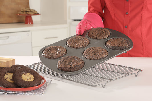 Showing baked brookies in brookie pan